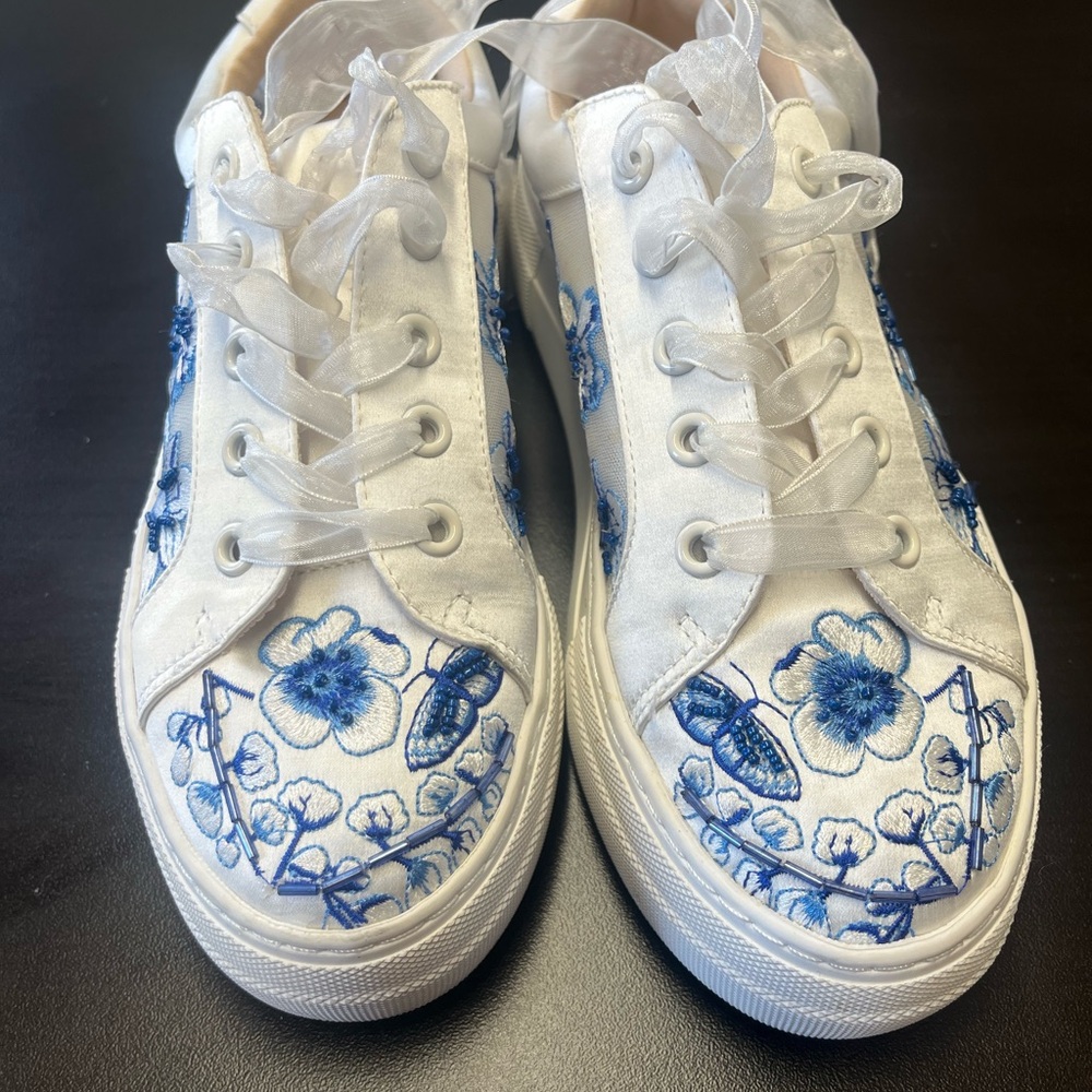 Betsey Johnson White Canvas Sneakers with Blue Floral Embroidery size 6 like new
